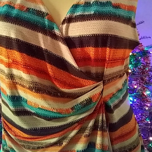 Faux Wrap DRESS - Picture 4 of 6